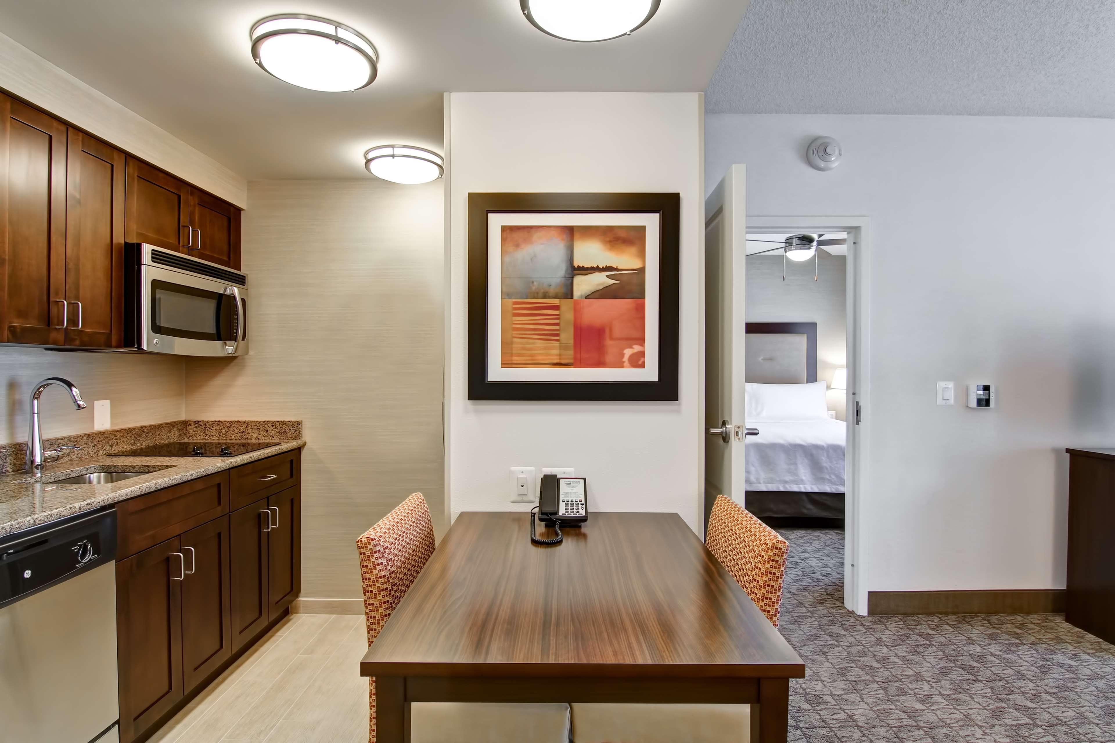 Homewood Suites By Hilton Woodbridge Exterior foto